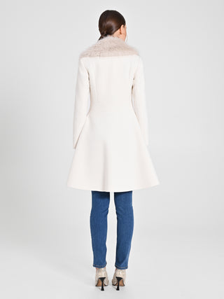 Cappotto Bianco con Collo effetto Pelliccia