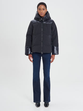 Piumino Corto Nero Opaco Lucido