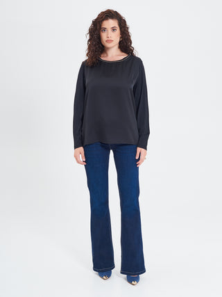 Blusa Curvy Envers Satin Nera