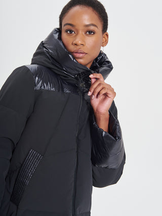 Piumino Corto Nero Opaco Lucido