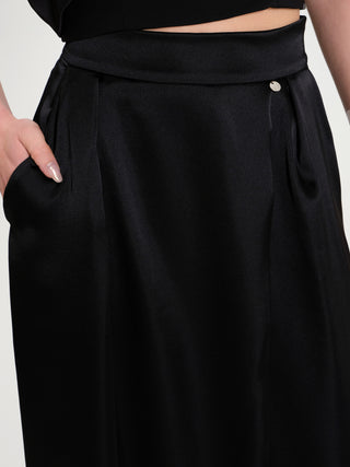 Gonna Lunga in Raso con Spacco