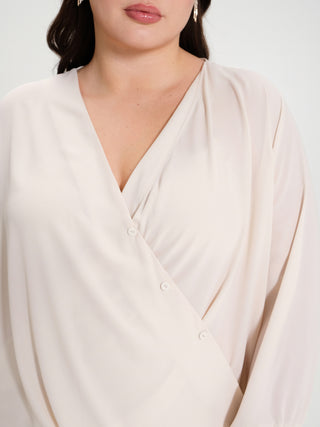 Blusa Curvy Asimmetrica con Bottoni